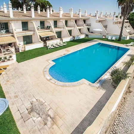 Casa de Férias Between Vilamoura And By Calyferias